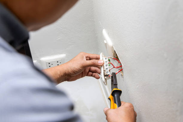 Best Affordable Electrician  in Howland Center, OH
